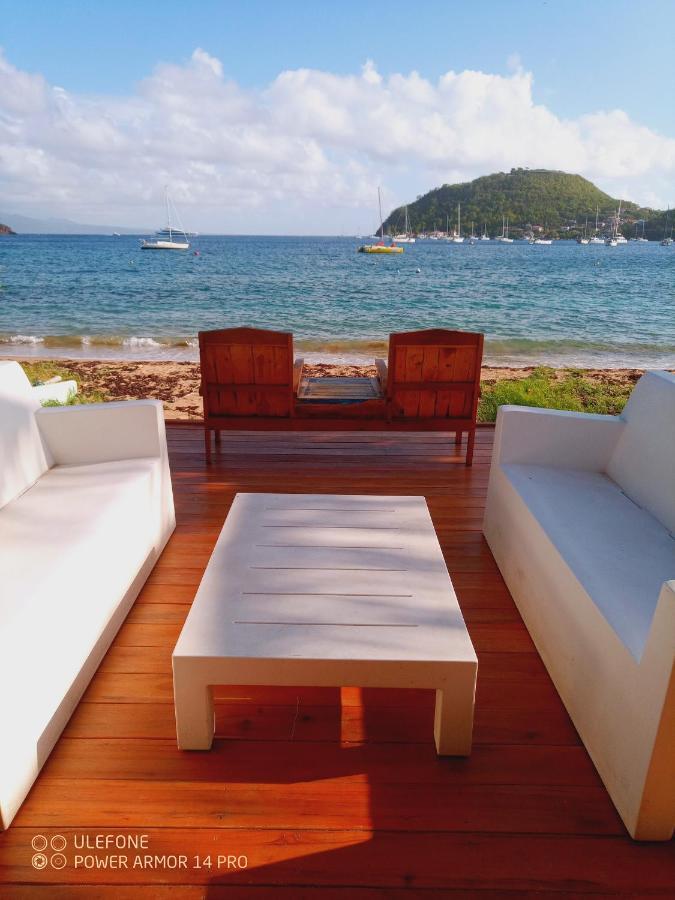 Terre de Haut : maison bord de mer Extérieur photo