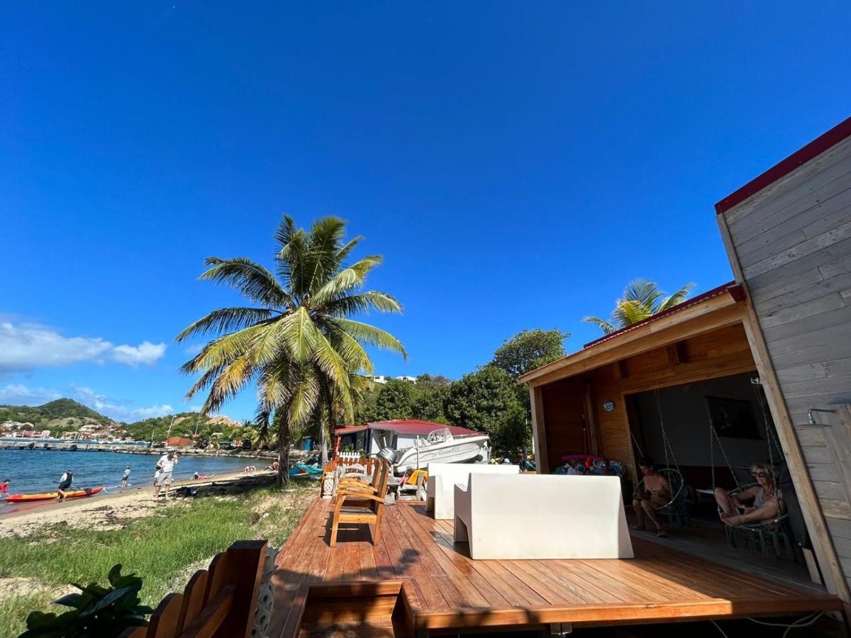 Terre de Haut : maison bord de mer Extérieur photo
